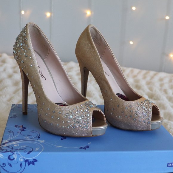 Gold Prom Pageant Homecoming Heels | 077 - Picture 7 of 12